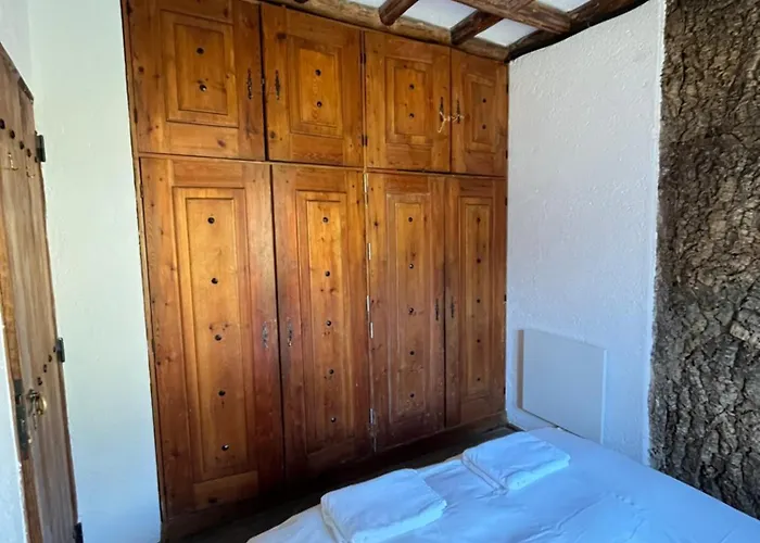 Casa Dos Toros * Cortes do Meio